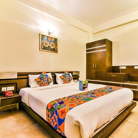 Fabhotel Oasis Dlf Phase 3 Gurgaon Esterno foto