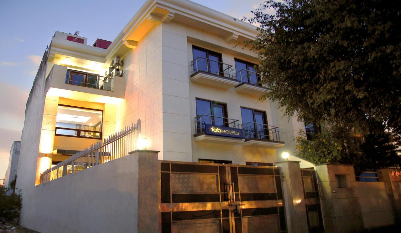 Fabhotel Oasis Dlf Phase 3 Gurgaon Esterno foto