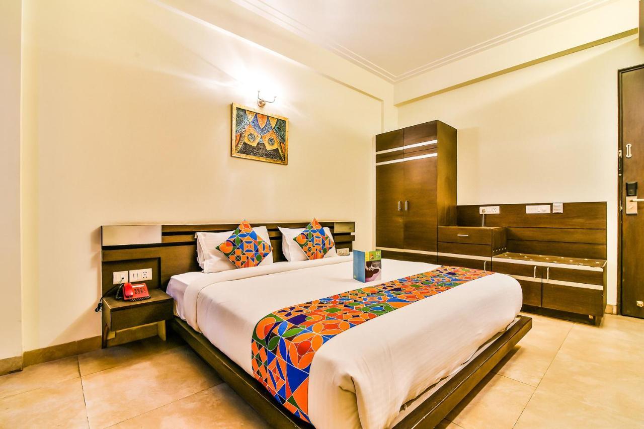 Fabhotel Oasis Dlf Phase 3 Gurgaon Esterno foto