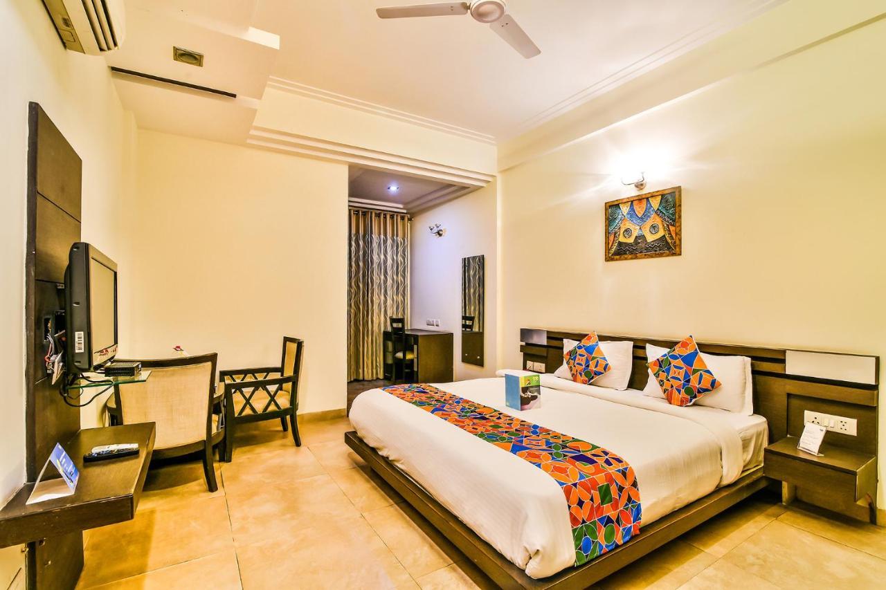 Fabhotel Oasis Dlf Phase 3 Gurgaon Esterno foto