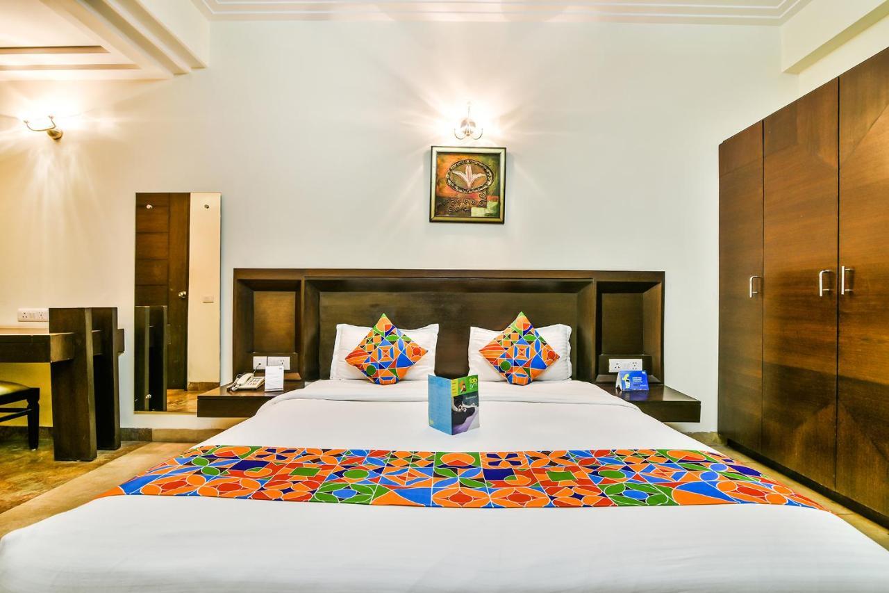 Fabhotel Oasis Dlf Phase 3 Gurgaon Esterno foto